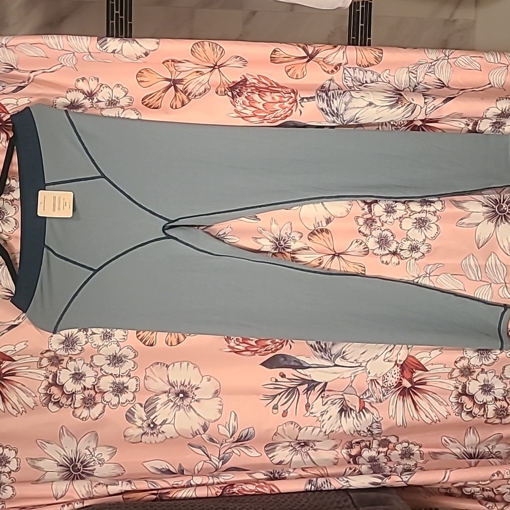 Fabletics size L waffle legging